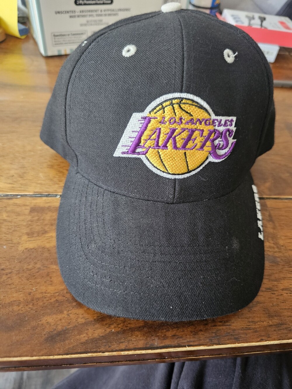 Vintage Twins Enterprise, Inc. Los Angeles Lakers NBA Black Hat Cap, One Size